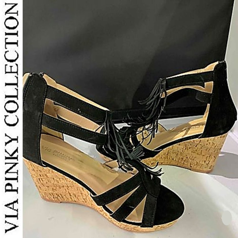 VIA PINKY * BLACK WEDGE SANDAL